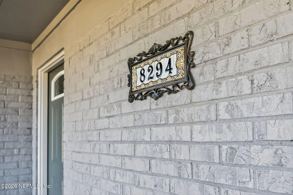 Photo of 8294 COLLINS Road