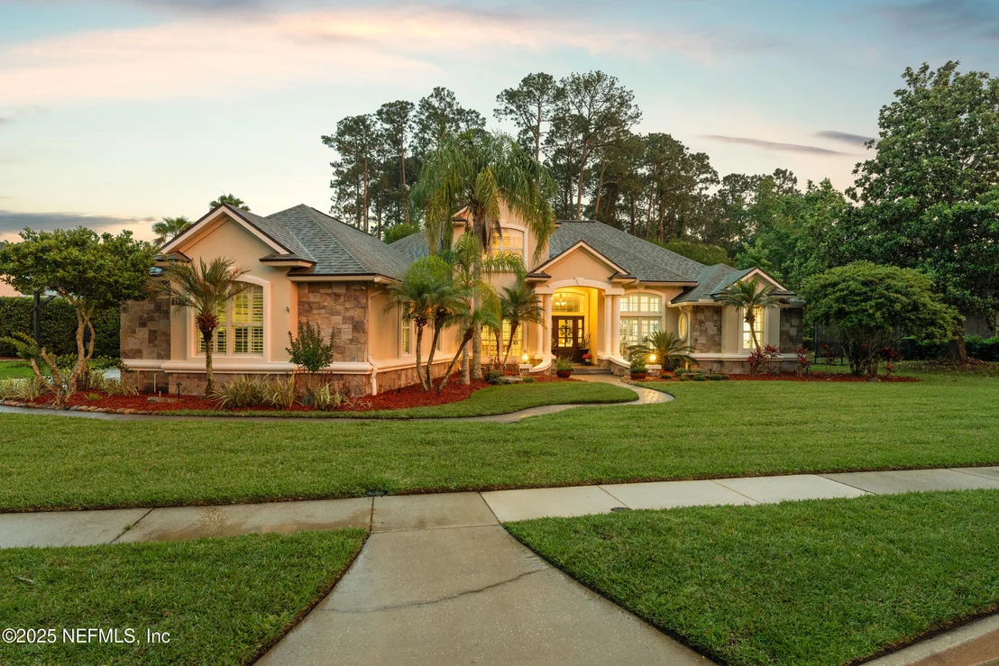 Photo of 389 SUMMERSET Drive