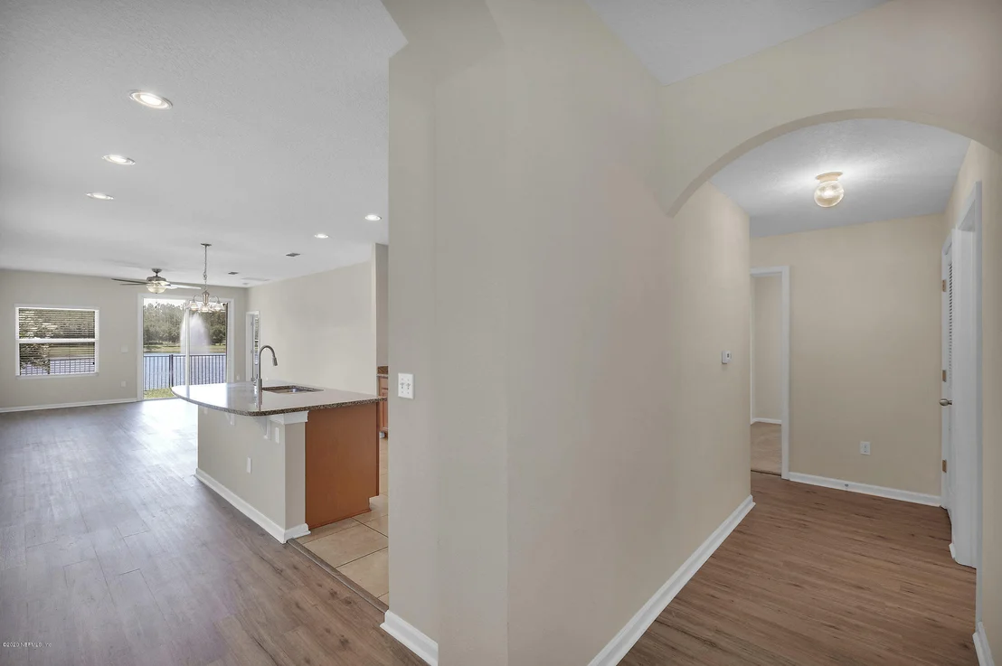 Photo of 533 DEERCROFT Lane