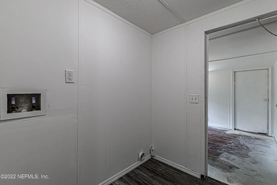Photo of 65 PEPPERMINT Avenue