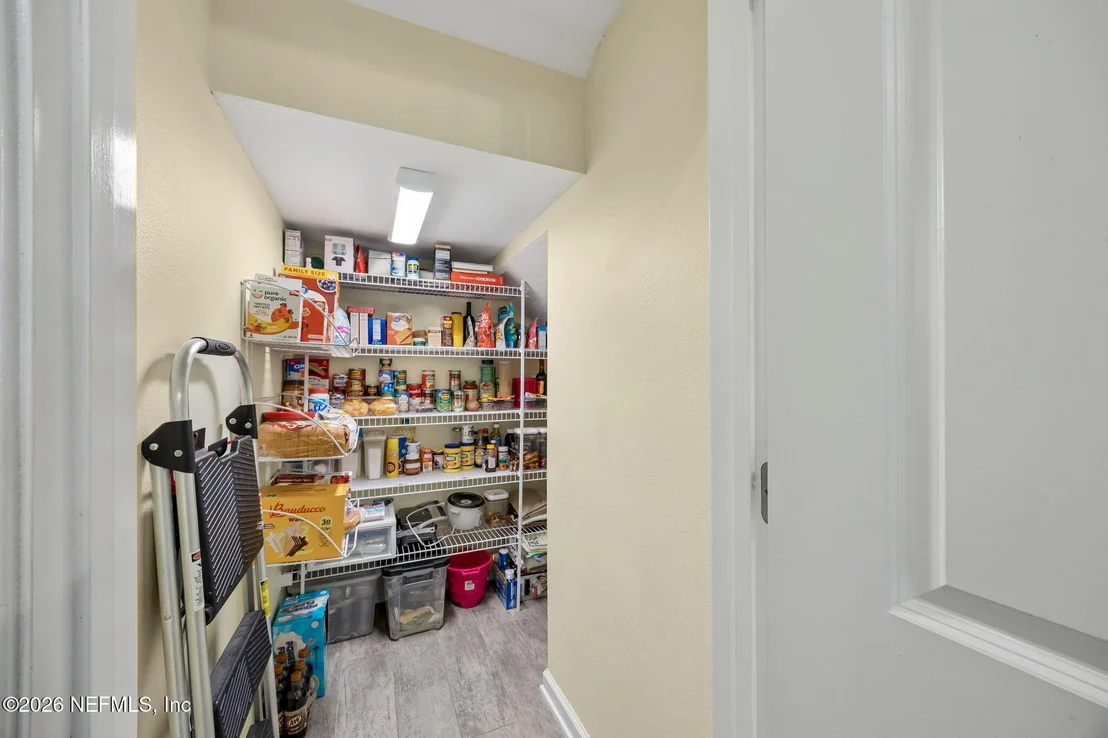 Photo of 96017 BREEZEWAY Court