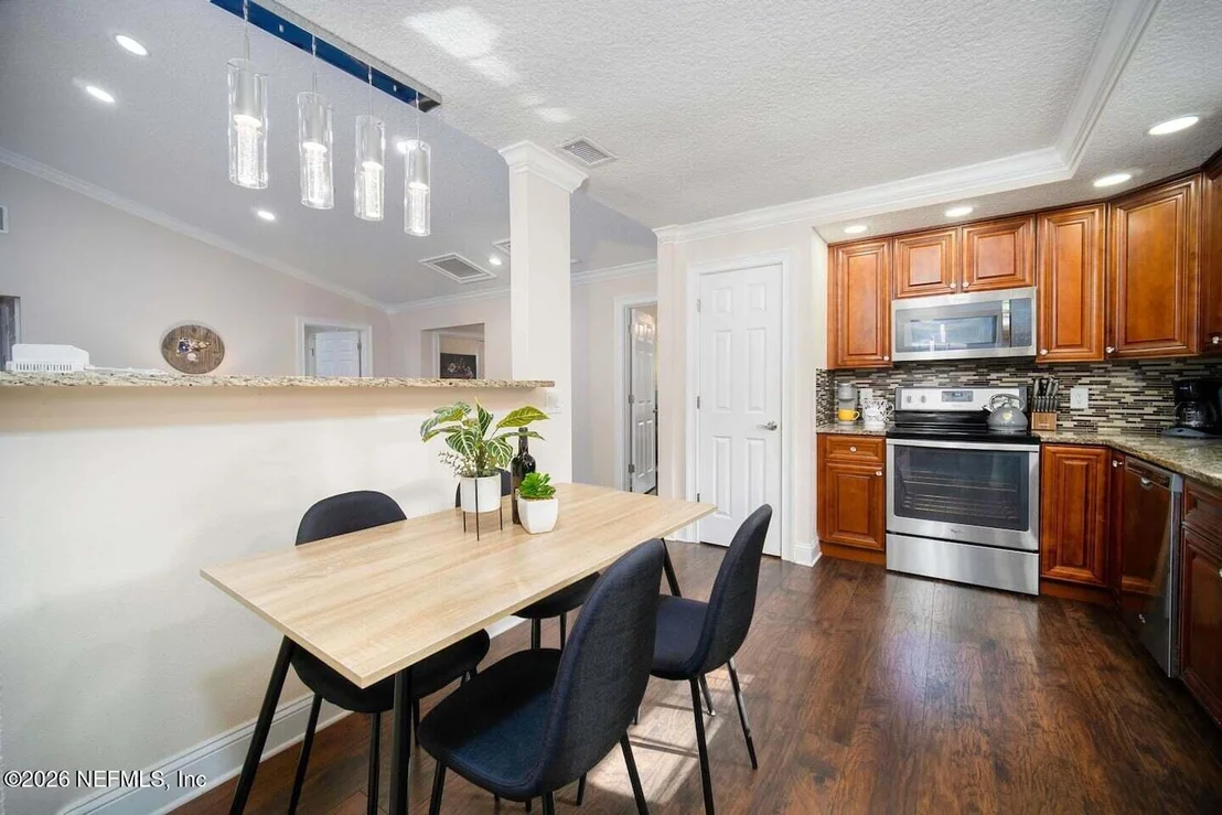 Photo of 4293 WALNUT Bend