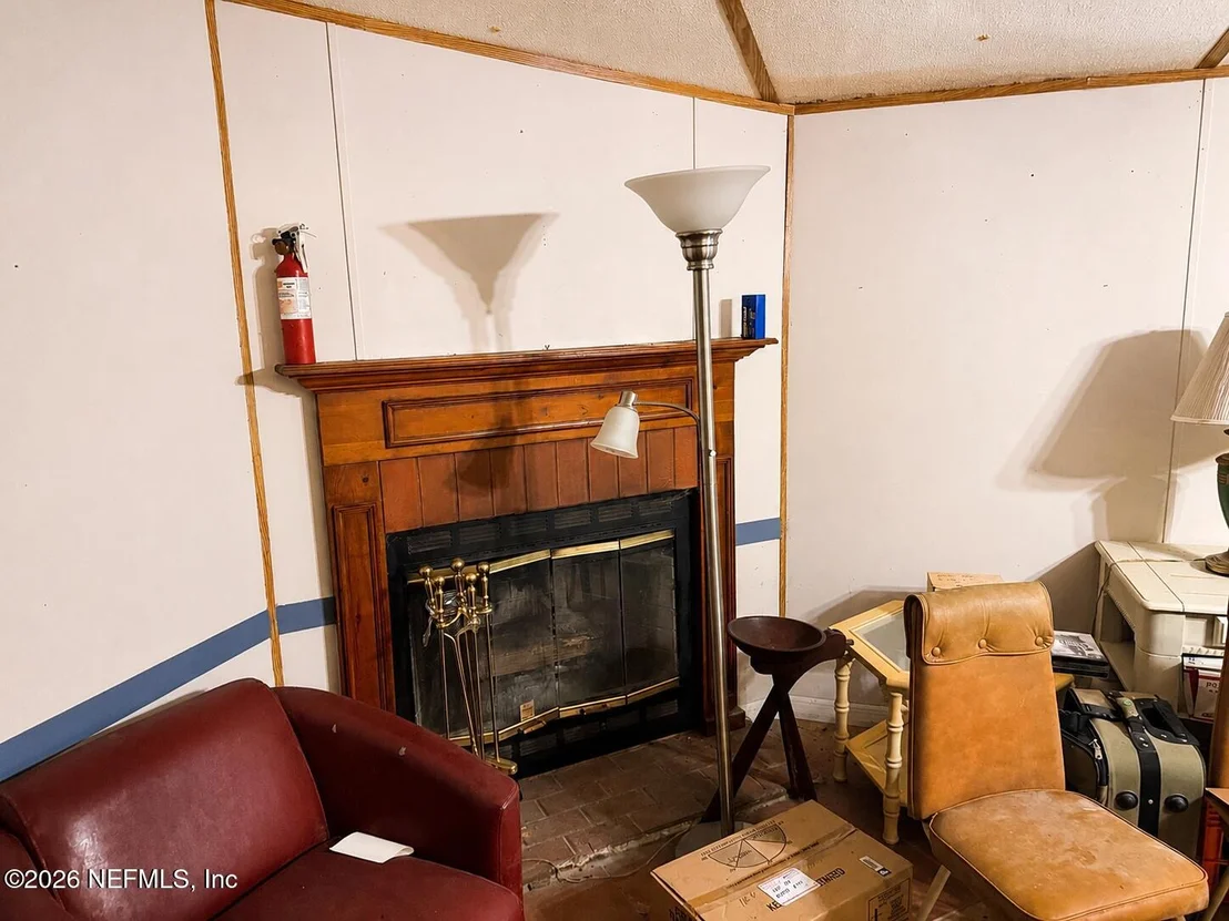 Photo of 1056 BELLAMY Road