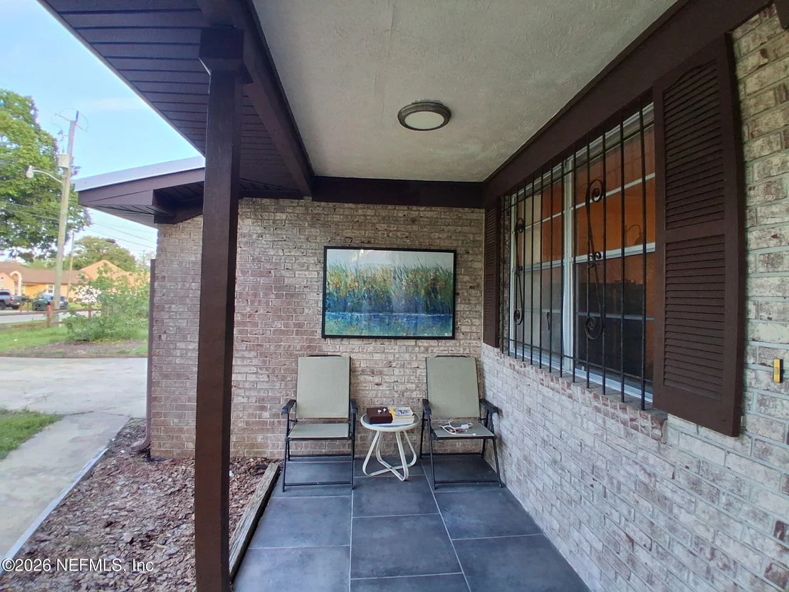 Photo of 320 LOBELIA Road