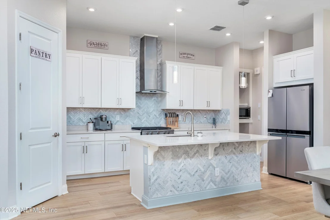Photo of 231 SILKGRASS Place