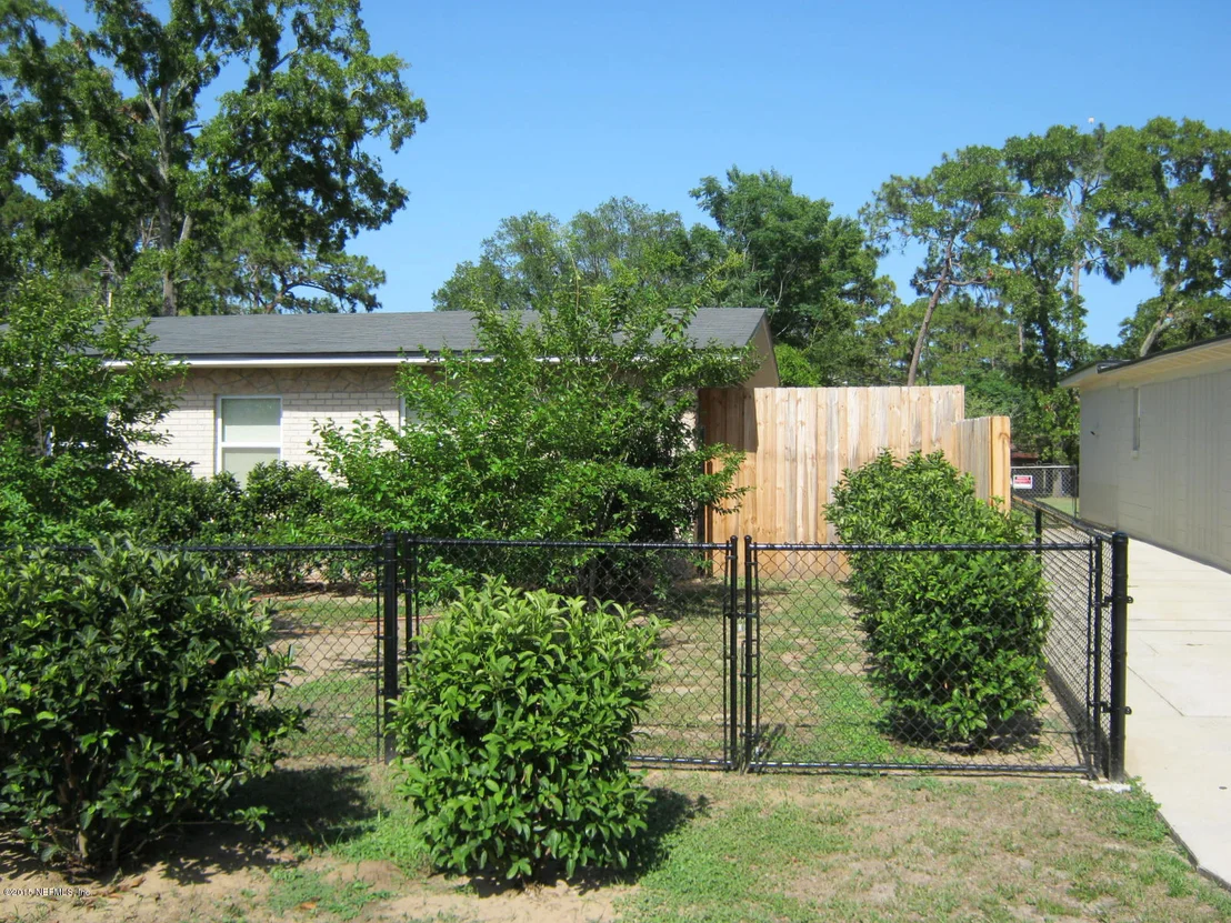 Photo of 4215 FOREST Boulevard