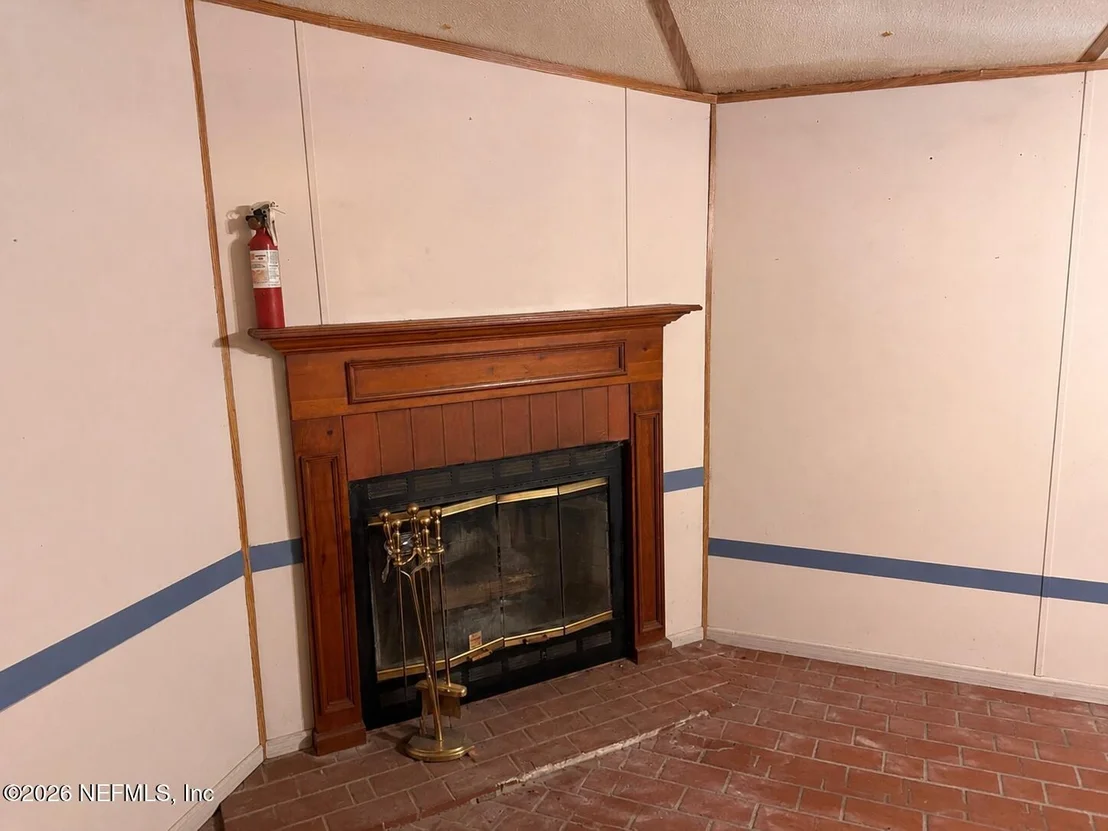 Photo of 1056 BELLAMY Road