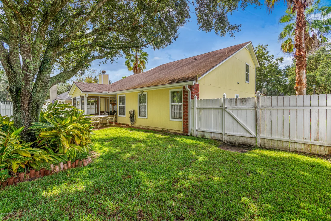 Photo of 285 CLOVER Court