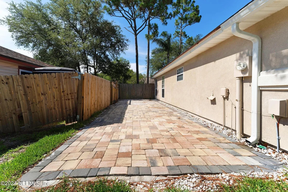 Photo of 12595 FISH HAWK Lane
