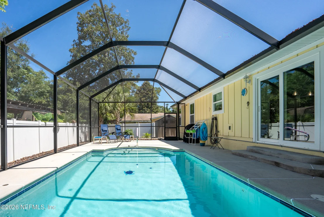 Photo of 907 QUEEN Road