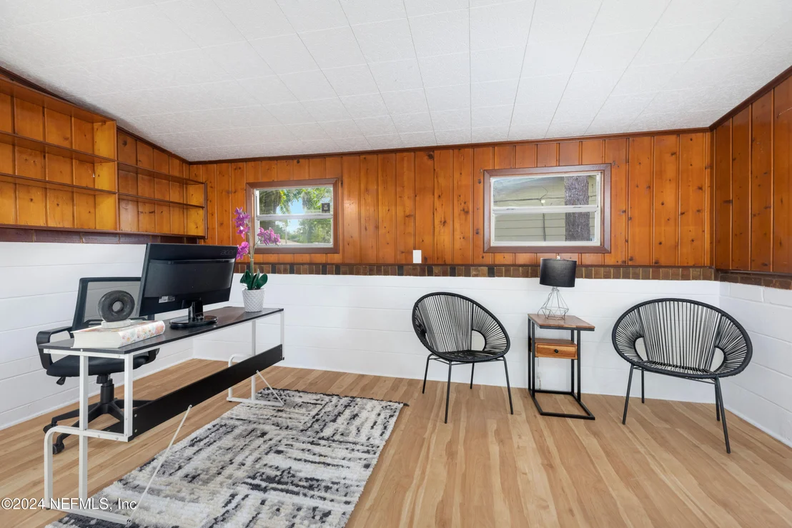 Photo of 958 OVERLOOK Drive