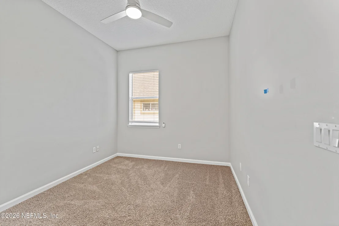 Photo of 153 OAK COMMON Avenue