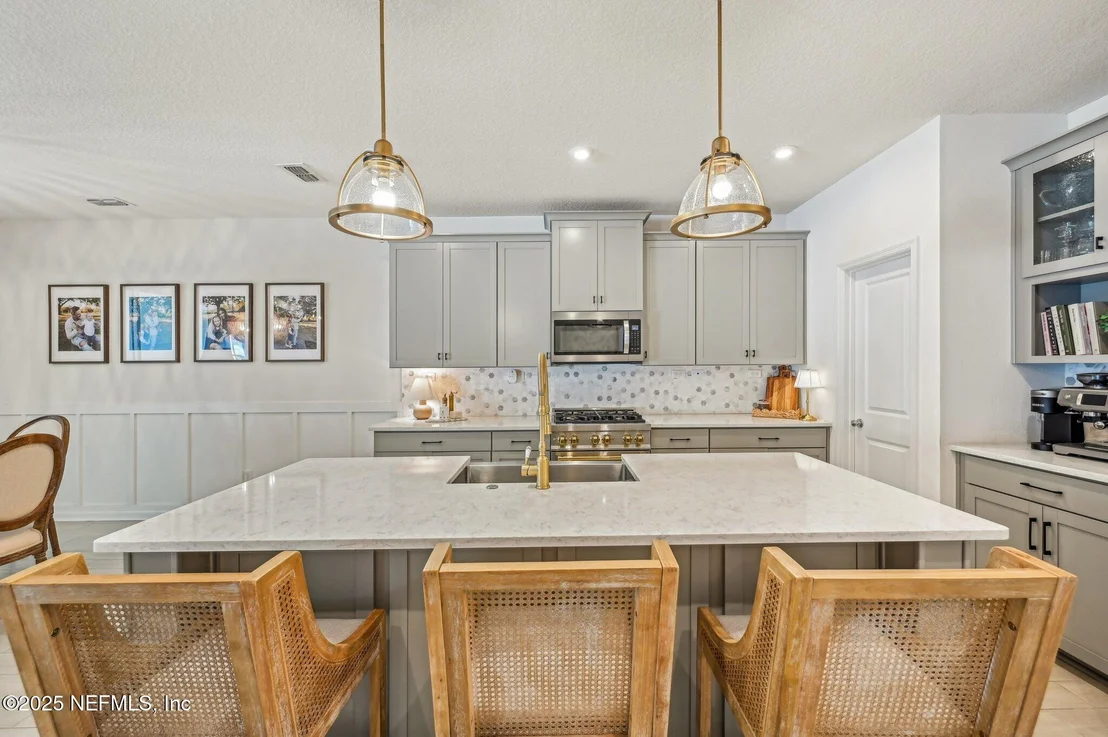 Photo of 24 OAKHURST Court