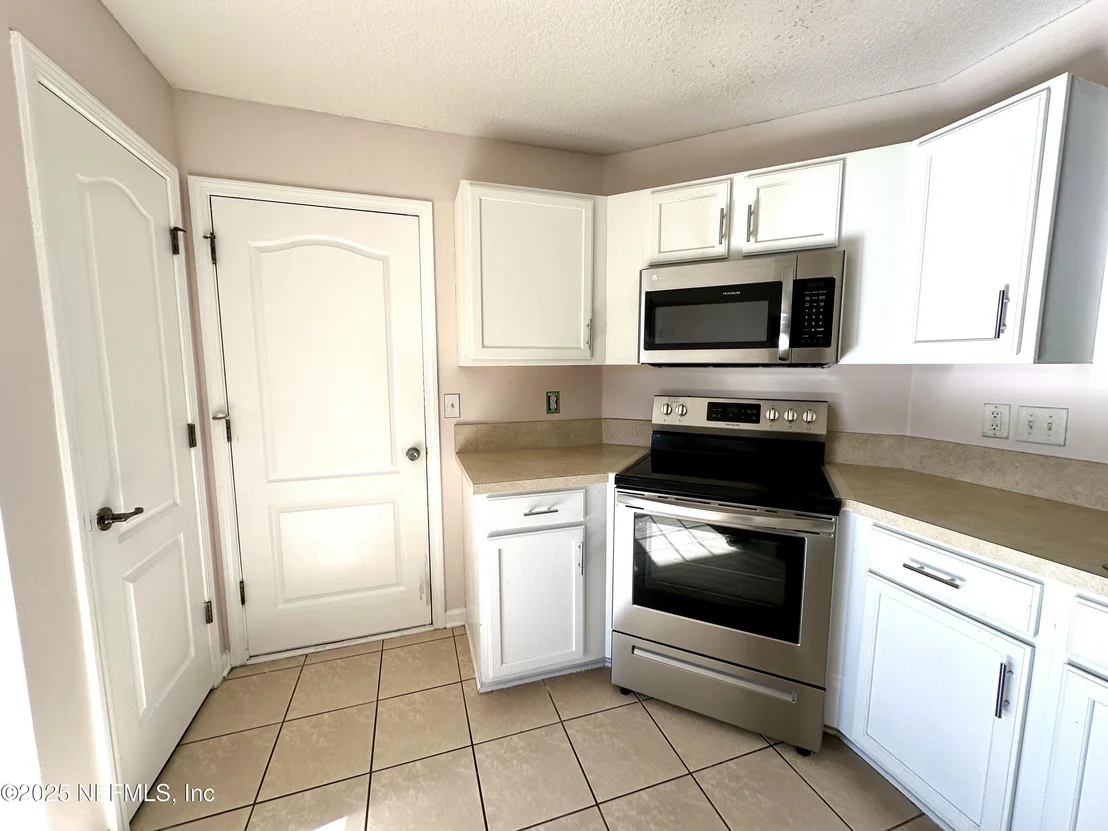 Photo of 45575 INGLEHAM Circle