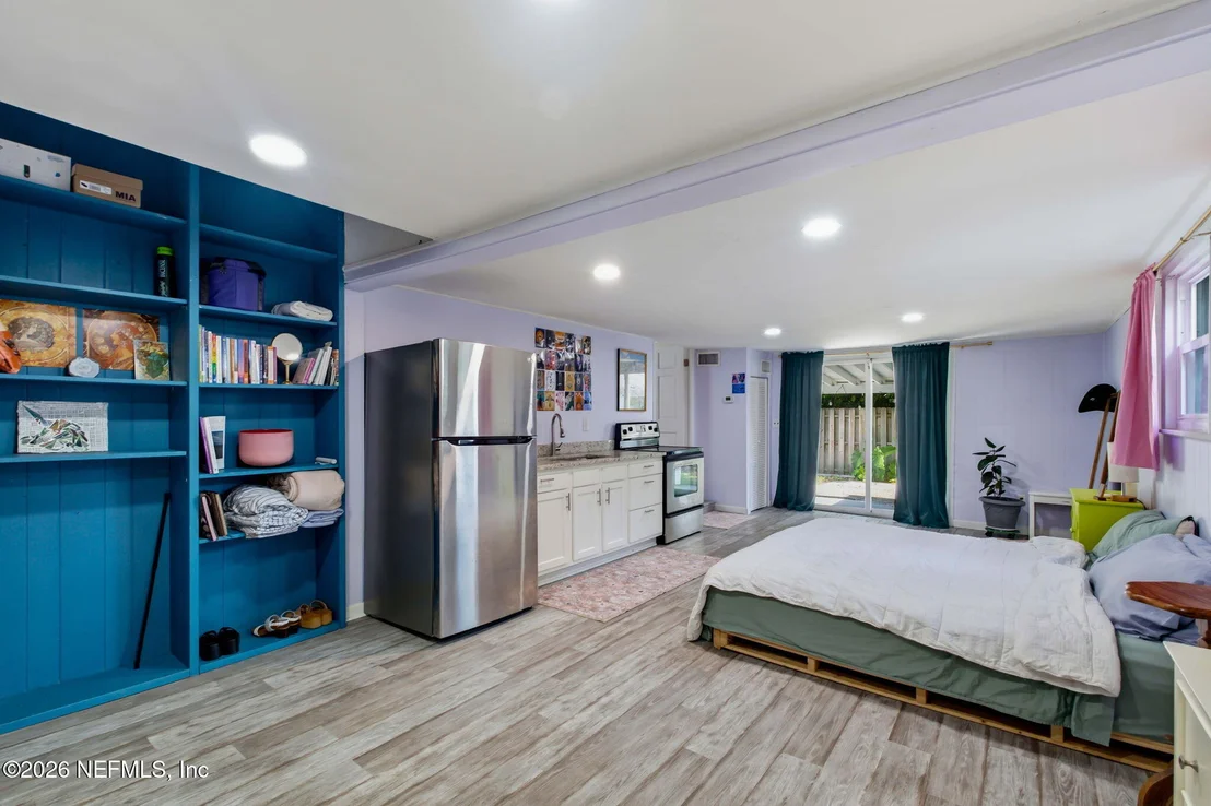 Photo of 1532 CHARON Road