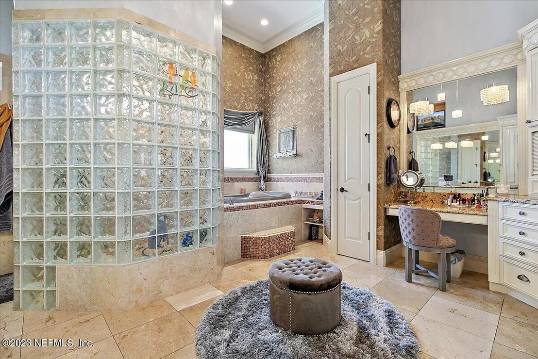 Photo of 1261 DELFINO Drive