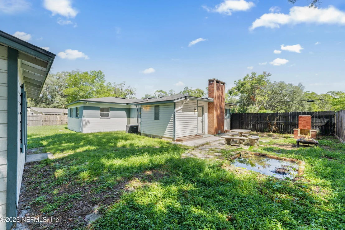 Photo of 2626 LEONID Road