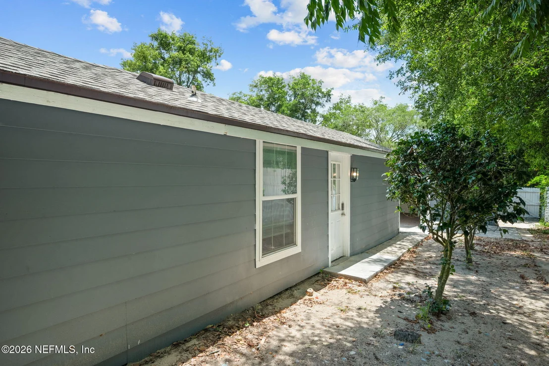 Photo of 9741 BRADLEY Road