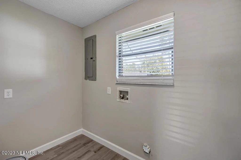 Photo of 705 N 7TH Street N