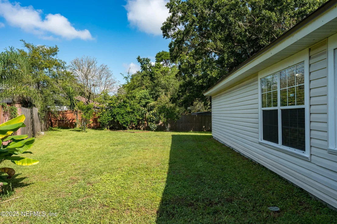 Photo of 7992 DEWARS Court