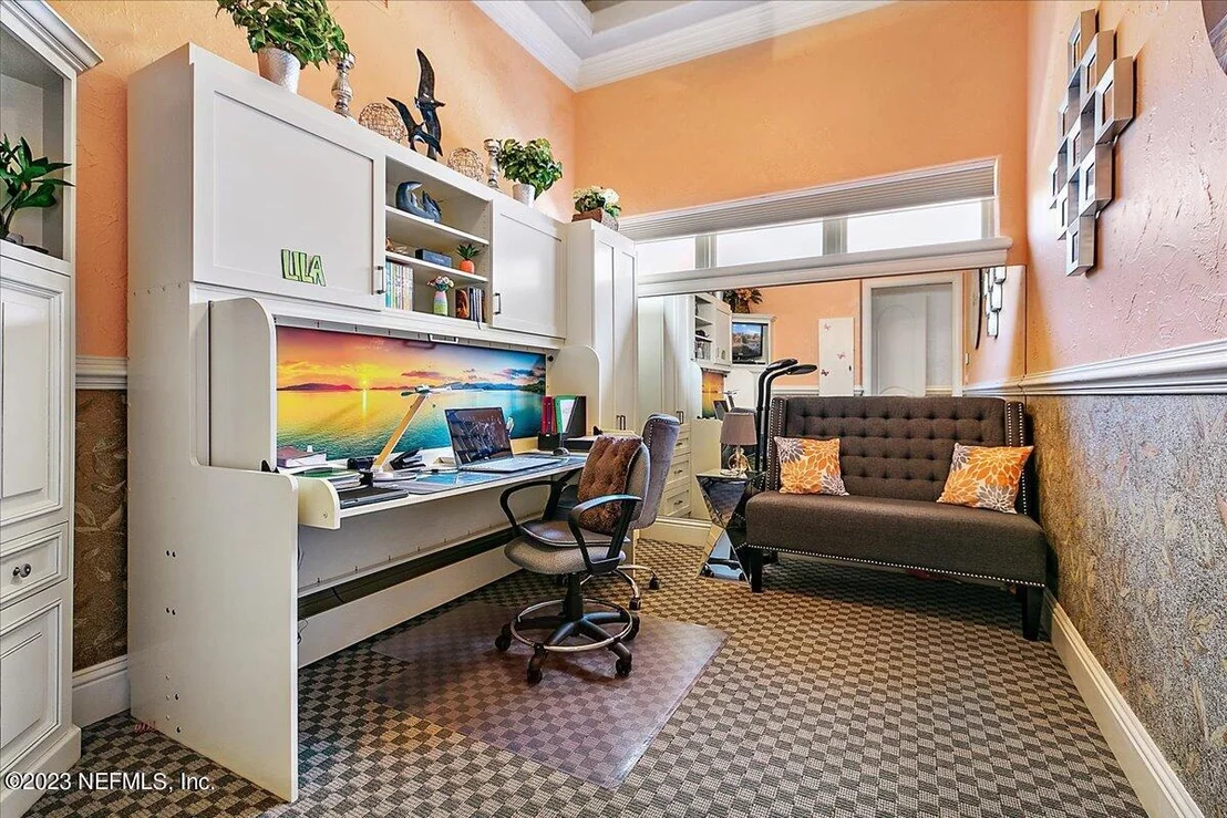 Photo of 1261 DELFINO Drive