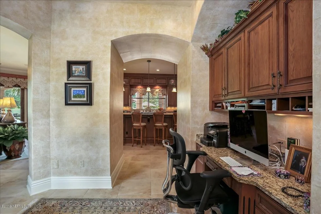 Photo of 1180 REGISTRY Boulevard