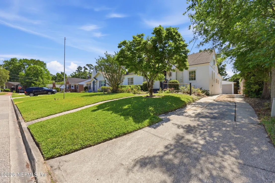 Photo of 1622 AVOCA Place