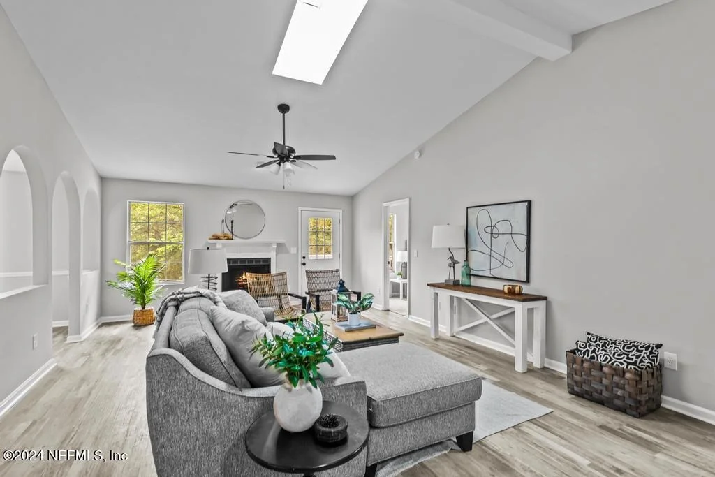 Photo of 1221 MORGANA Road