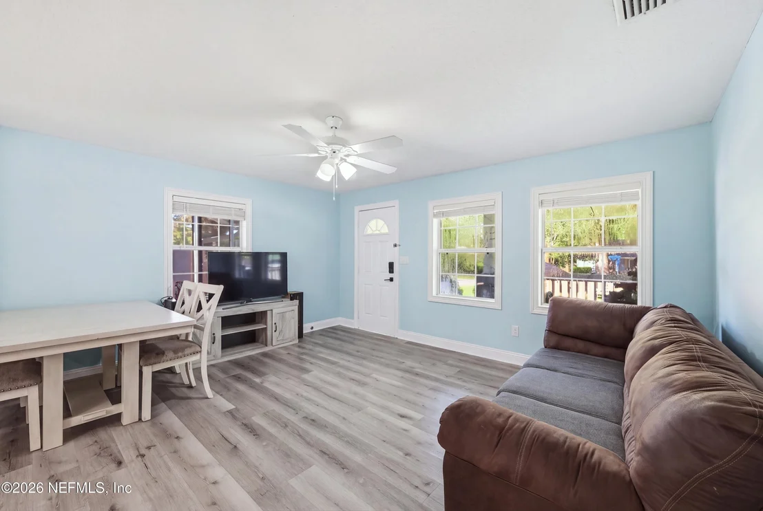 Photo of 1745 HILLTOP Boulevard