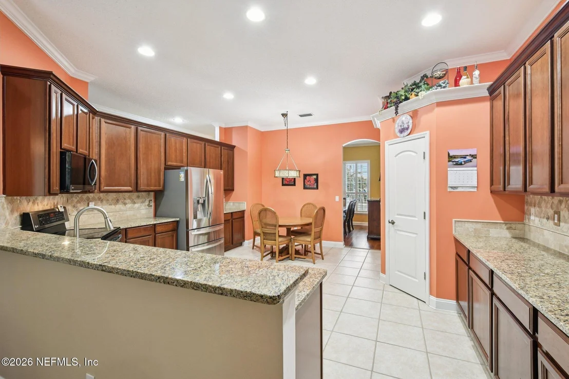 Photo of 145 LAKE RUN Boulevard