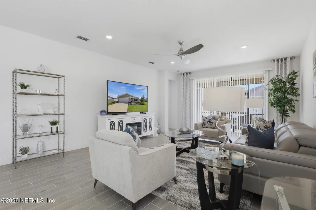 Photo of 2110 RAGLAN Circle