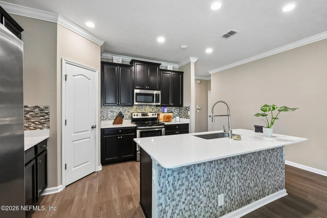 Photo of 1426 KENDALL Drive