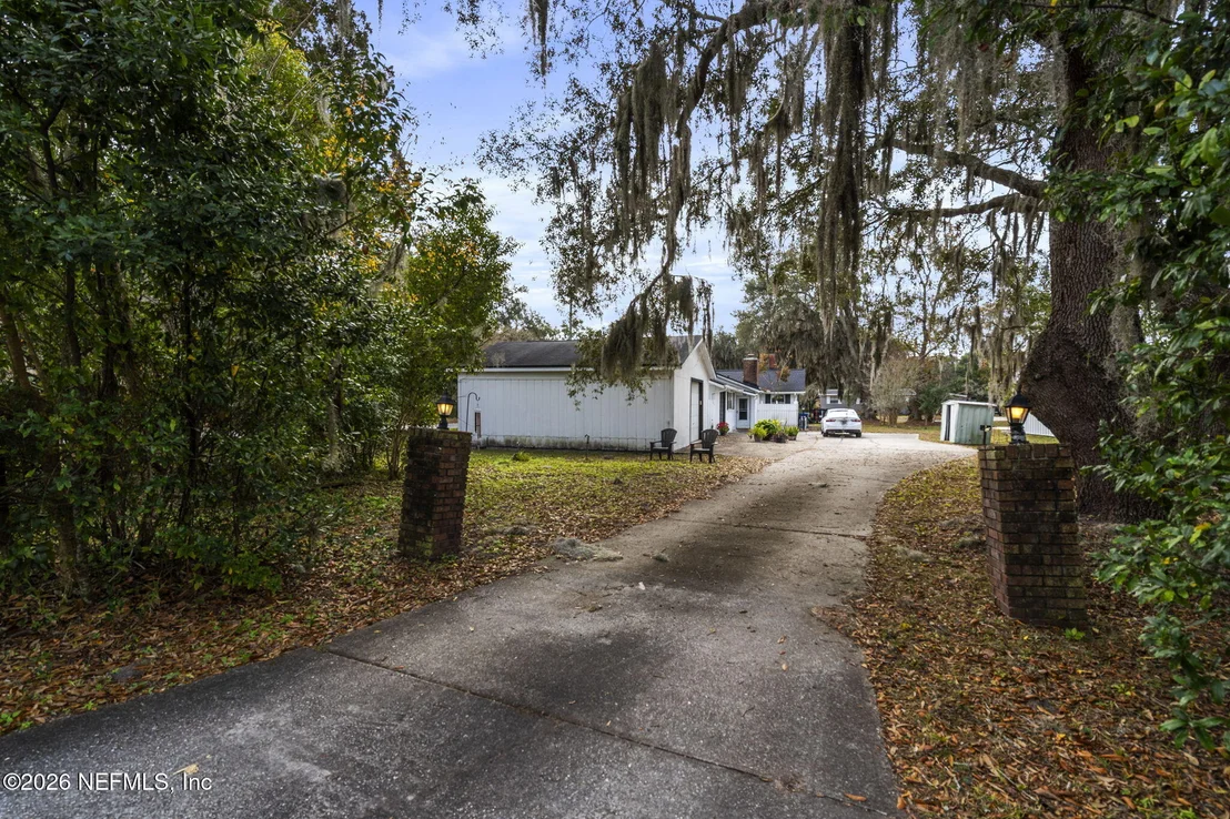 Photo of 517 CLINTON Drive