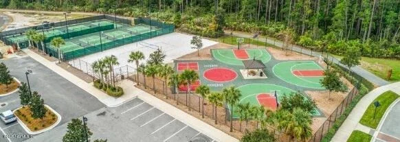 Photo of 716 PALM CREST Drive