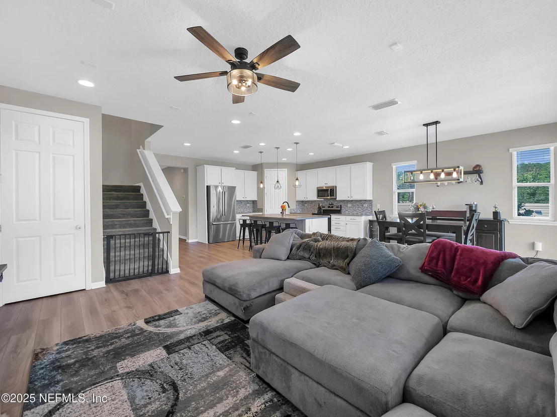 Photo of 695 SANDSTONE Drive