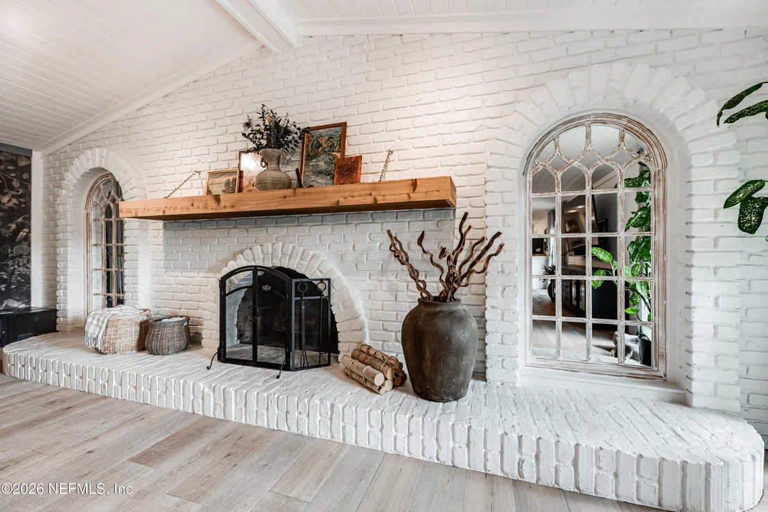 Photo of 532 MOONSHINE Drive
