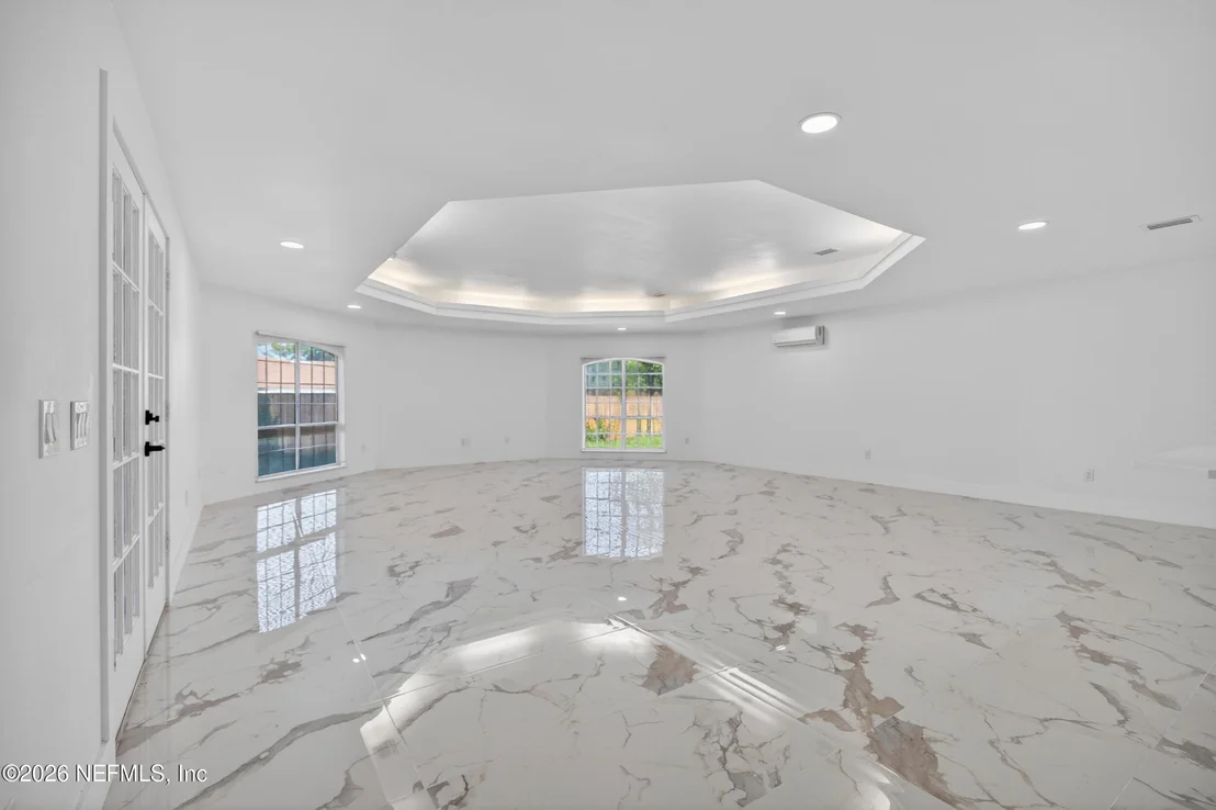 Photo of 1407 GRANDVIEW Drive