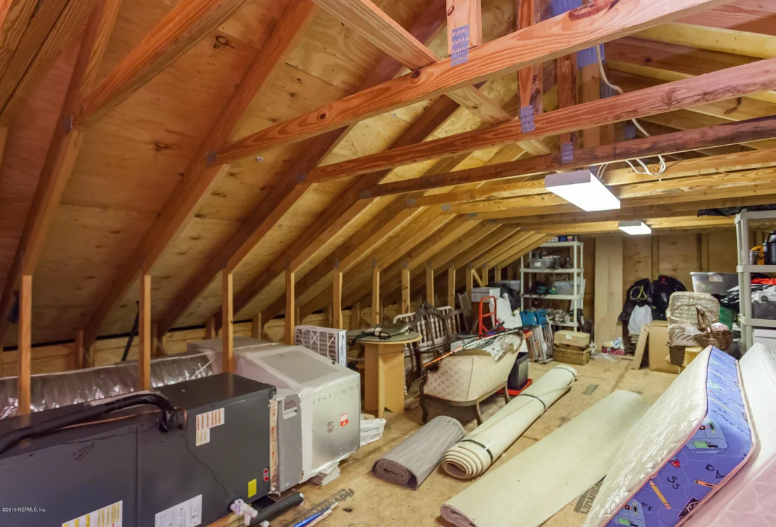 Photo of 548 LE MASTER Drive