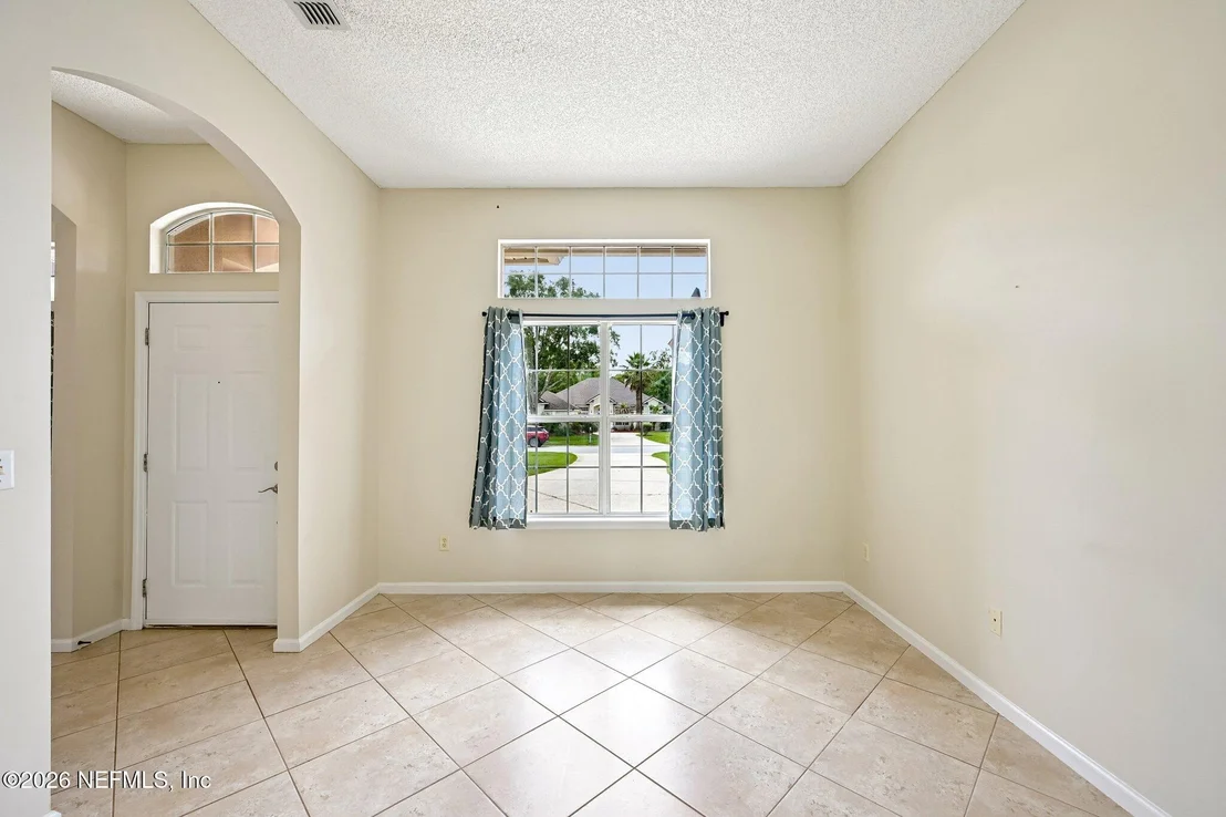 Photo of 392 MAPLEWOOD Drive