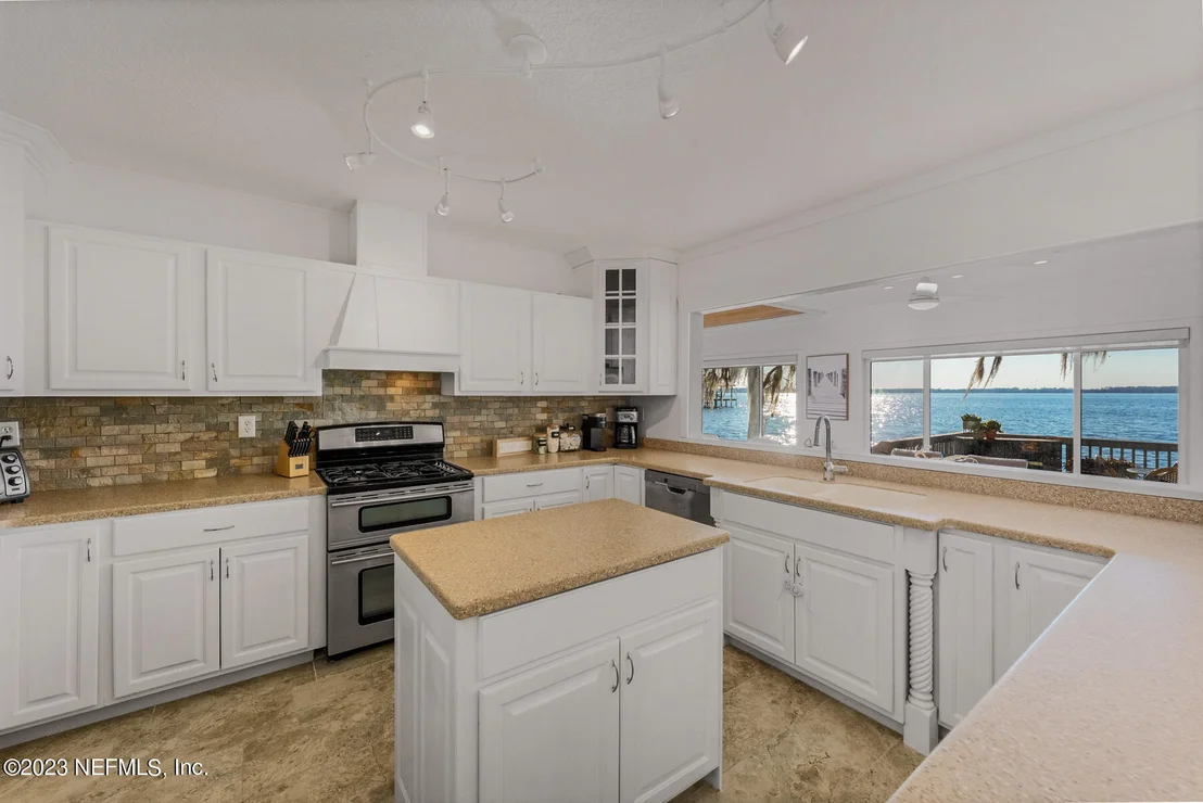 Photo of 1501 COUNTY ROAD 13 S