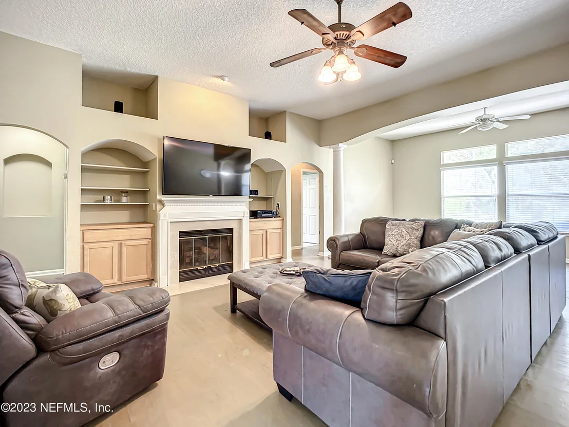 Photo of 914 GARRISON Drive