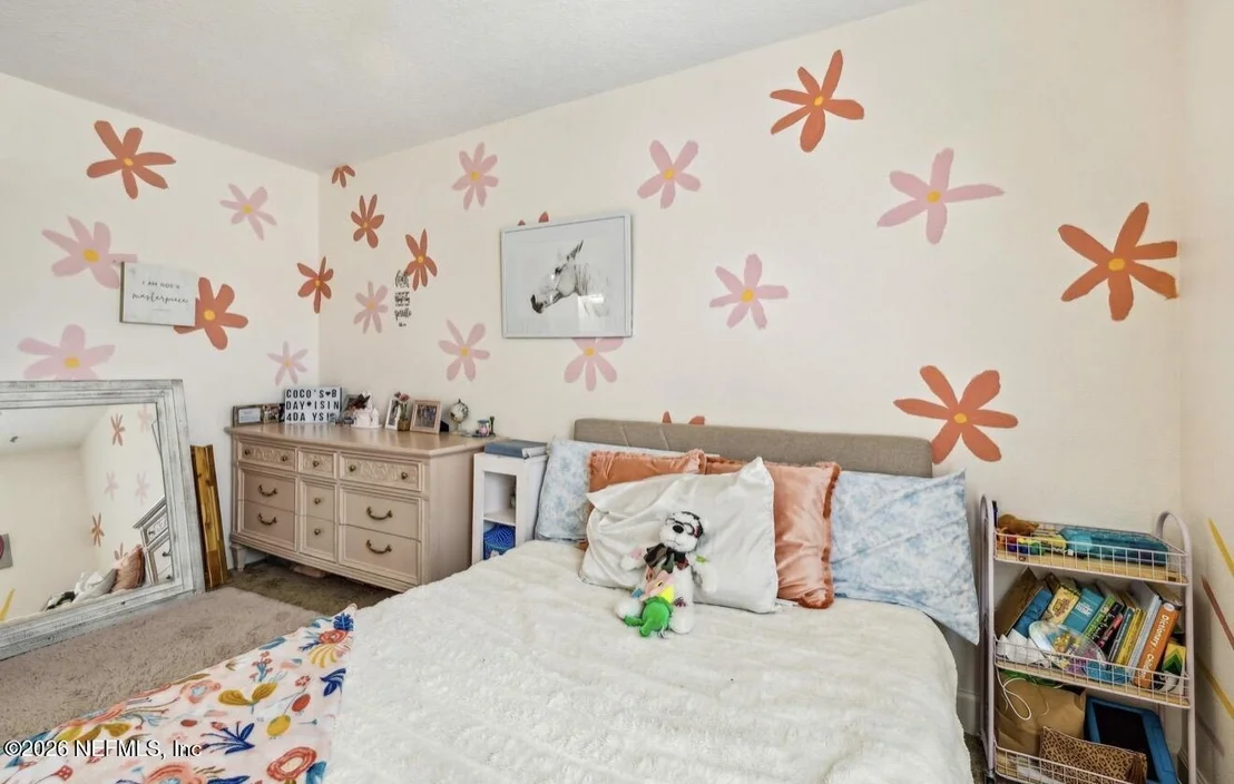 Photo of 1072 MERLIN Point
