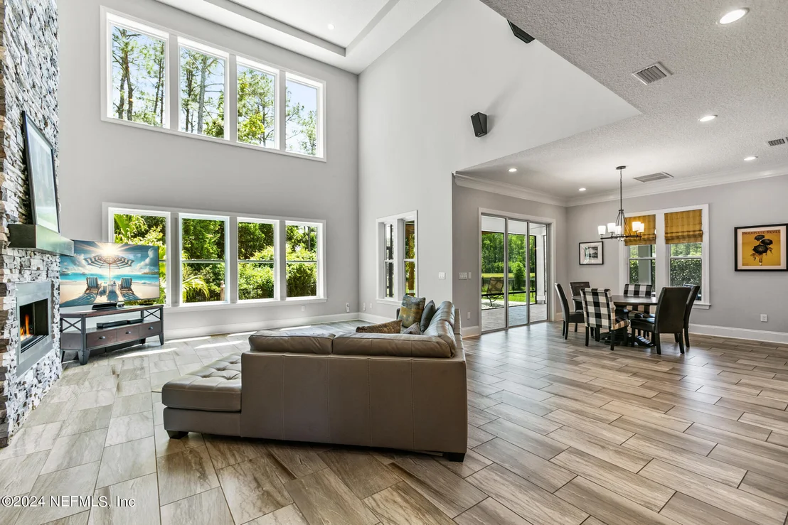 Photo of 863 OLD BLUFF Drive