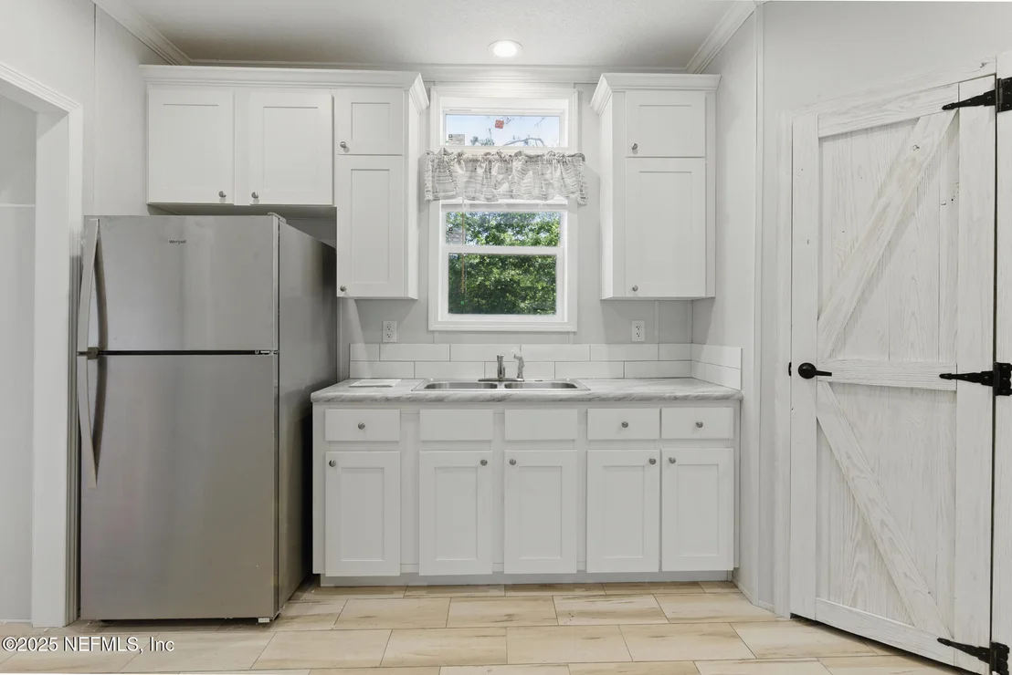 Photo of 106 HOWARD Drive