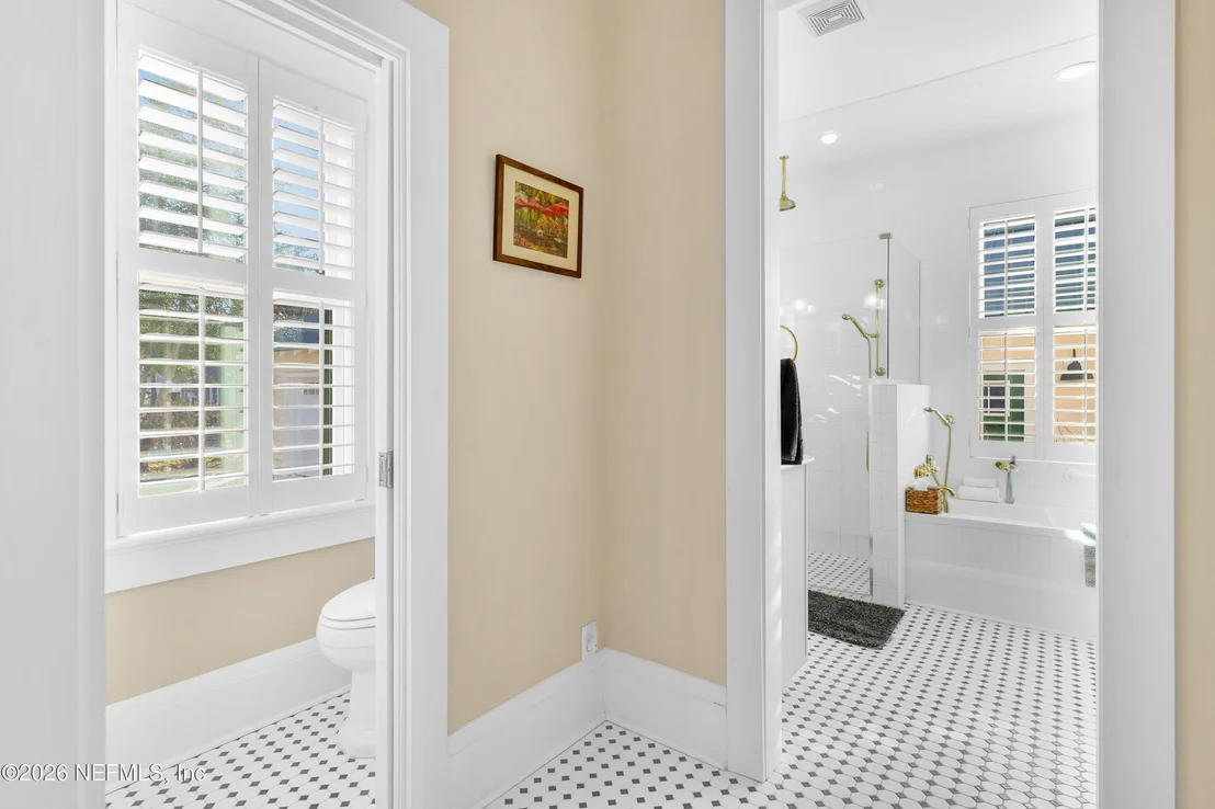 Photo of 28 E PARK Avenue