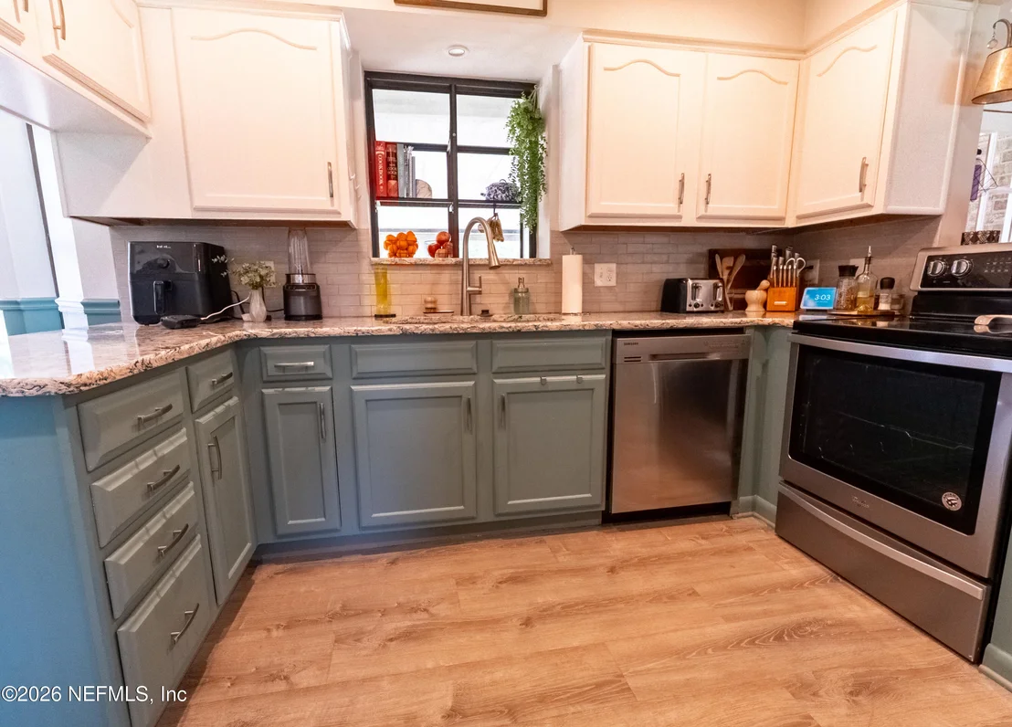 Photo of 1701 JONES Road