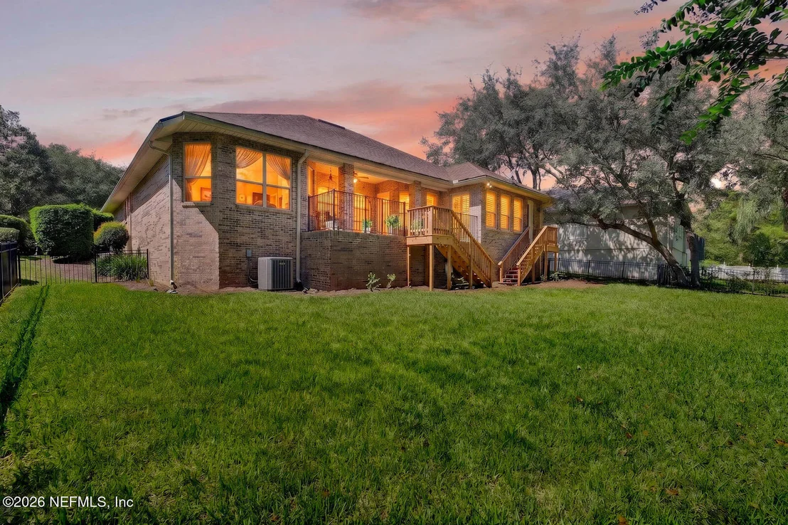 Photo of 832 RILEY Lane