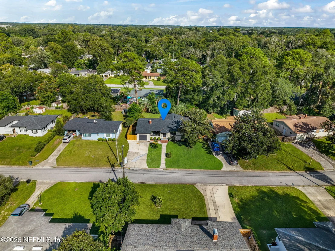 Photo of 6325 MERCER Circle W