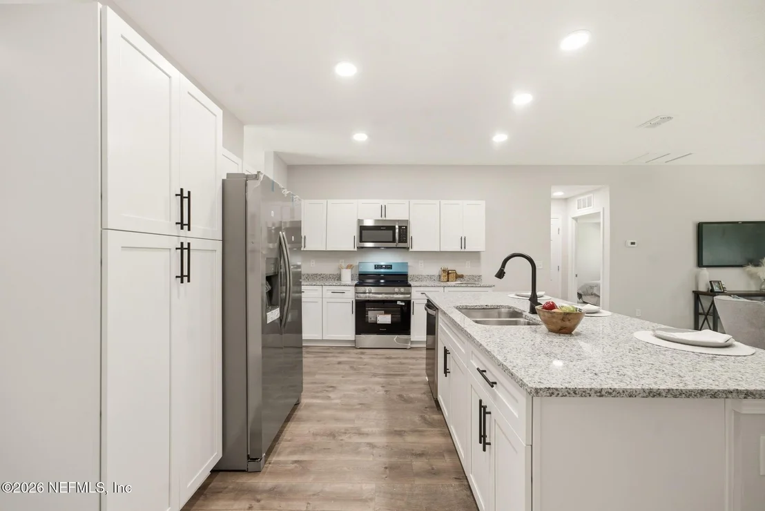 Photo of 433 PONCE Boulevard