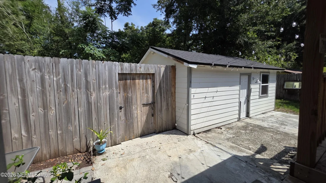 Photo of 9049 JACKSON Avenue